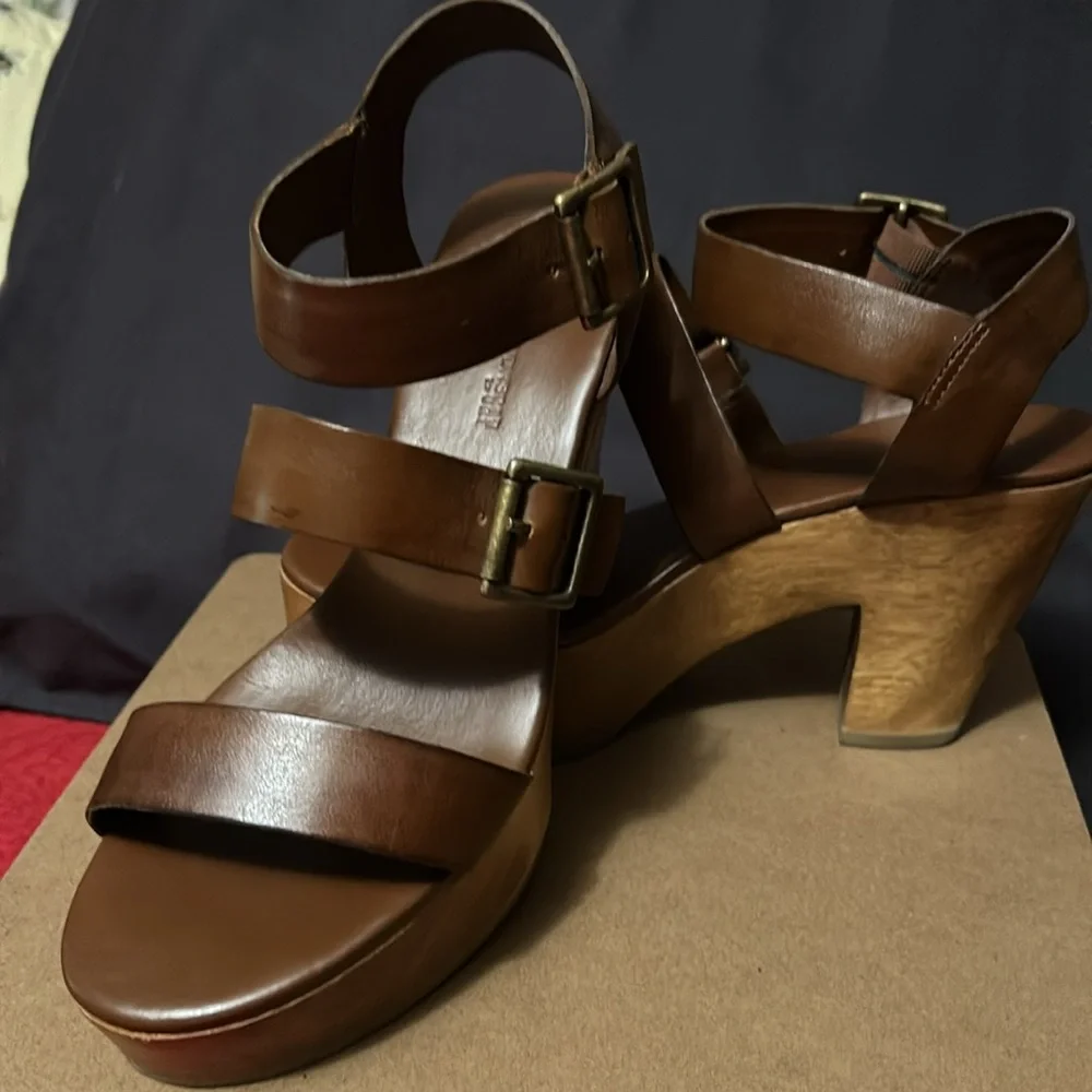 Wood brown platforms